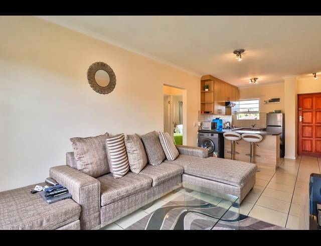 2 BEDROOM APARTMENT RENTED IN WALMER HEIGHTS
